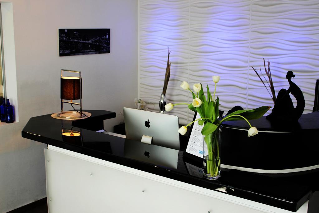 Plenus Boutique Hotel BRE Buitenkant foto